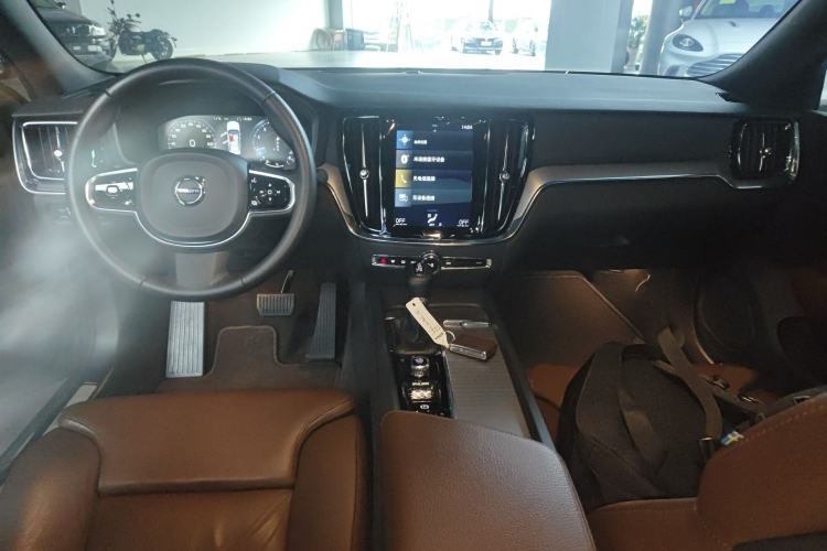 Used Volvo S60 2020 T4 Zhiyuan Luxury Edition Center Console
