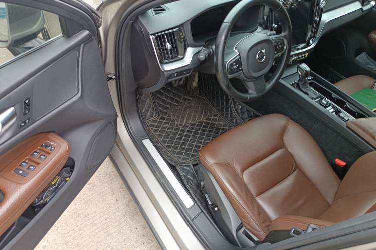 Used Volvo S60 2020 T4 Zhiyi Luxury Edition Driver Seat