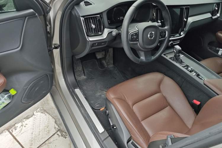 Used Volvo S60 2020 T4 Zhiyi Luxury Edition Driver Seat