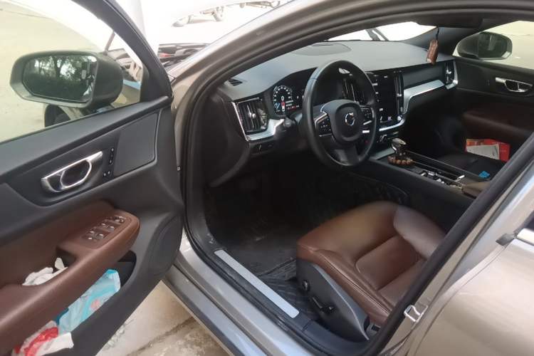 Used Volvo S60 2020 T4 Zhiyi Luxury Edition Driver Seat