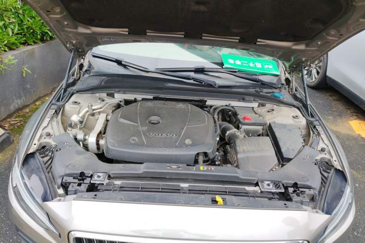 Used Volvo S60 2020 T4 Zhiyi Luxury Edition Engine Bay