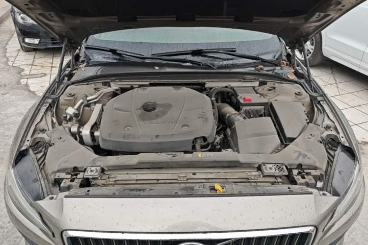 Used Volvo S60 2020 T4 Zhiyi Luxury Edition Engine Bay