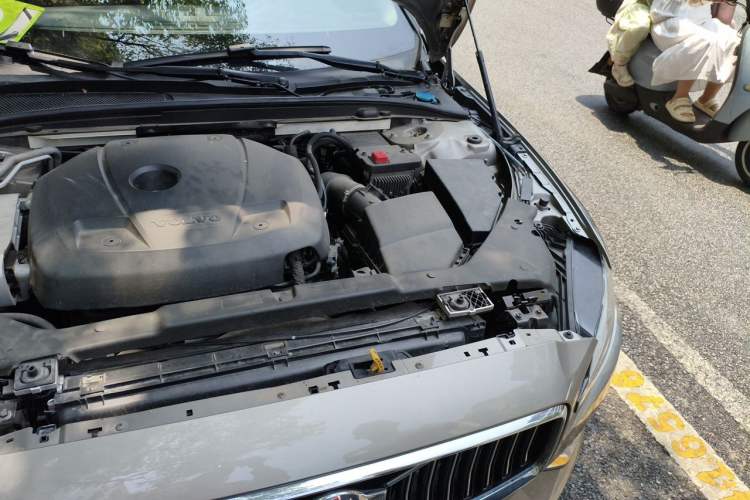 Used Volvo S60 2020 T3 SmartDrive Luxury Edition Engine Bay Left