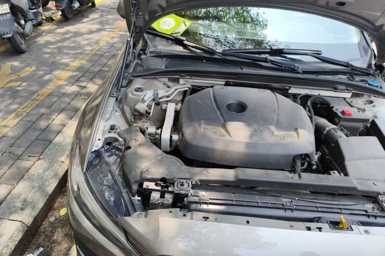 Used Volvo S60 2020 T3 SmartDrive Luxury Edition Engine Bay Right