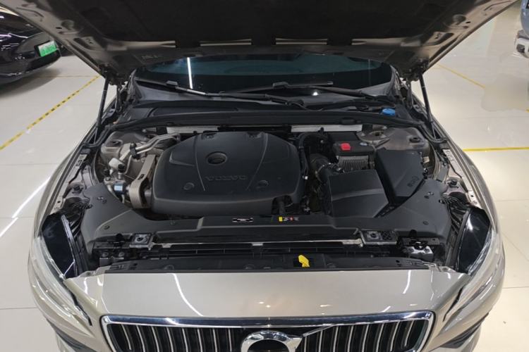 Used Volvo S60 2020 T4 Zhiyi Luxury Edition Engine Bay