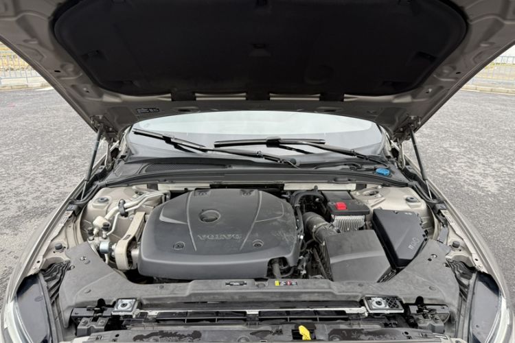 Used Volvo S60 2020 T4 Zhiyi Luxury Edition Engine Bay