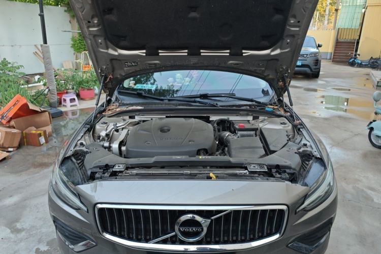 Used Volvo S60 2020 T4 Zhiyi Luxury Edition Engine Bay