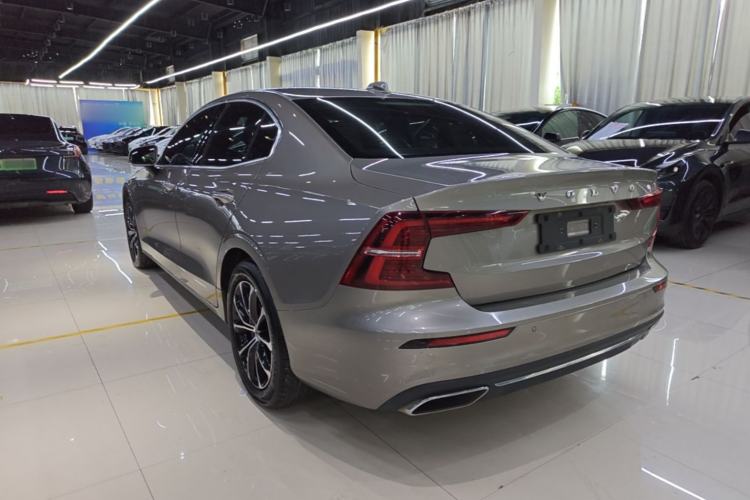 Used Volvo S60 2020 T4 Zhiyi Luxury Edition Exterior 2