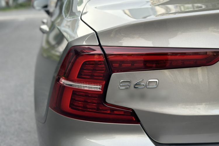 Used Volvo S60 2020 T4 Zhiyi Luxury Edition Exterior 3