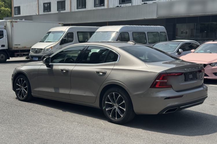 Used Volvo S60 2020 T4 Zhiyi Luxury Edition Exterior 6