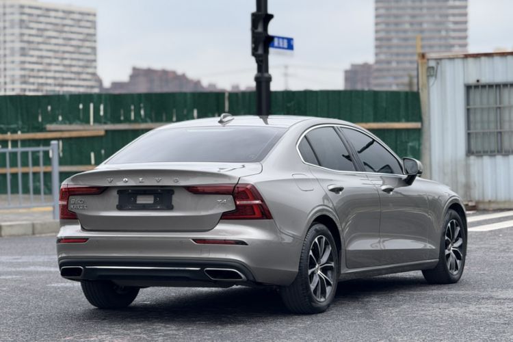 Used Volvo S60 2020 T4 Zhiyi Luxury Edition Exterior 6