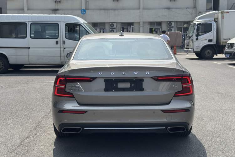 Used Volvo S60 2020 T4 Zhiyi Luxury Edition Exterior 7