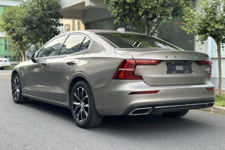 Used Volvo S60 2020 T4 Zhiyi Luxury Edition Exterior 8