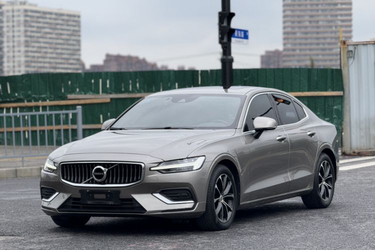 Used Volvo S60 2020 T4 Zhiyi Luxury Edition Exterior 8