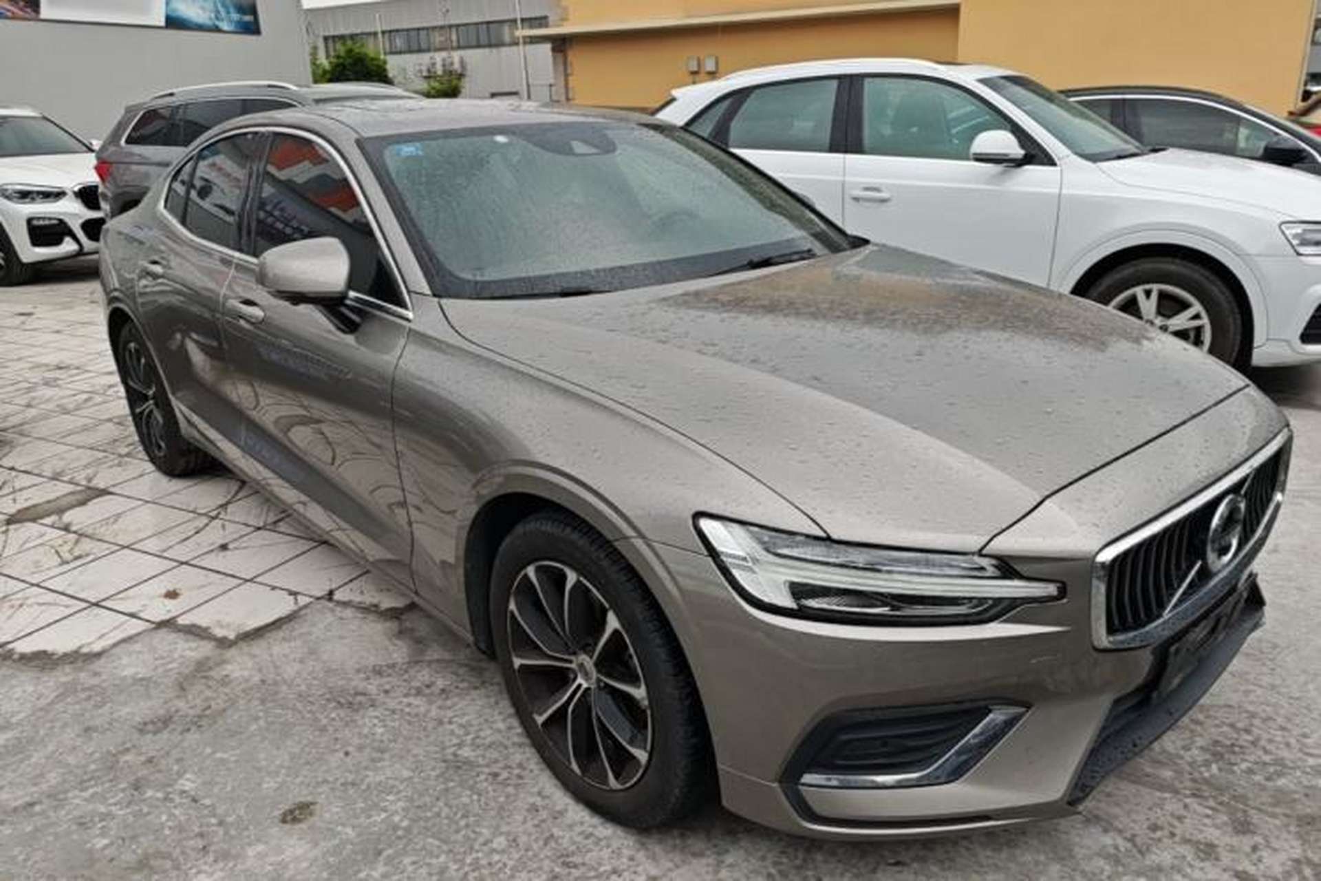 Used Volvo S60 2020 T4 Zhiyi Luxury Edition Front Right 45 Deg