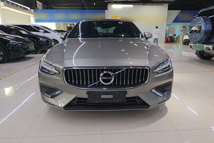 Used Volvo S60 2020 T4 Zhiyi Luxury Edition Front