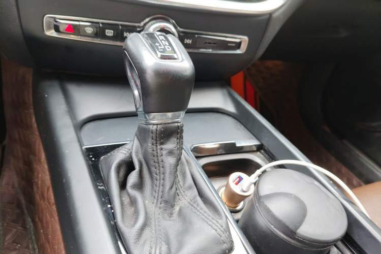 Used Volvo S60 2020 T4 Zhiyi Luxury Edition Gear Lever