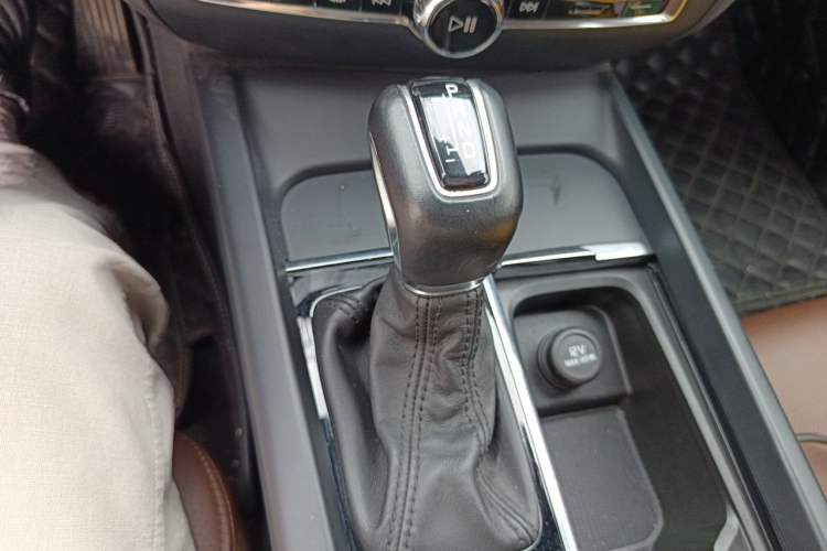 Used Volvo S60 2020 T4 Zhiyi Luxury Edition Gear Lever