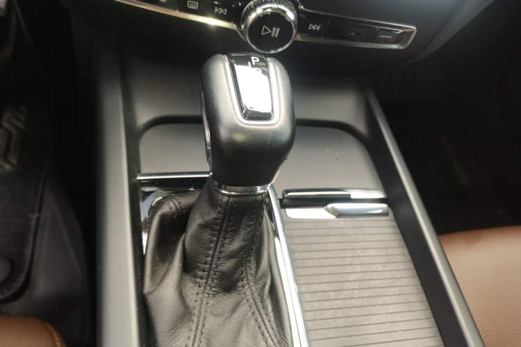 Used Volvo S60 2020 T4 Zhiyi Luxury Edition Gear Lever