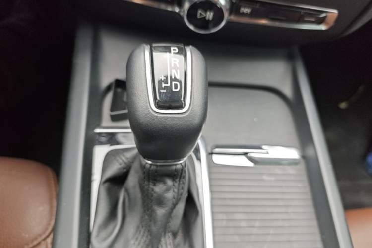 Used Volvo S60 2020 T4 Zhiyi Luxury Edition Gear Lever
