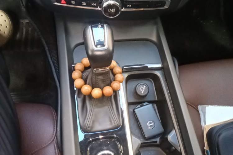 Used Volvo S60 2020 T4 Zhiyi Luxury Edition Gear Lever