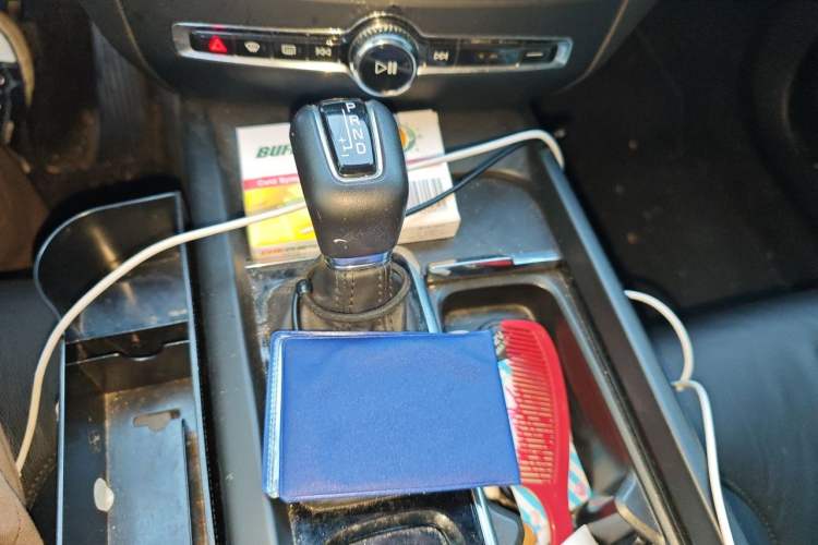 Used Volvo S60 2020 T4 Zhiyi Luxury Edition Gear Lever