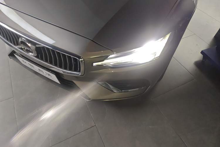 Used Volvo S60 2020 T4 Zhiyuan Luxury Edition Left Front Headlight