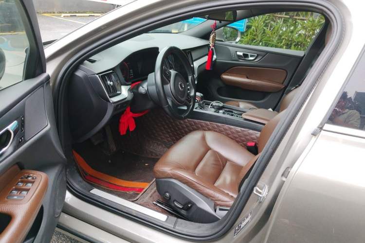 Used Volvo S60 2020 T4 Zhiyi Luxury Edition Left Front Seat