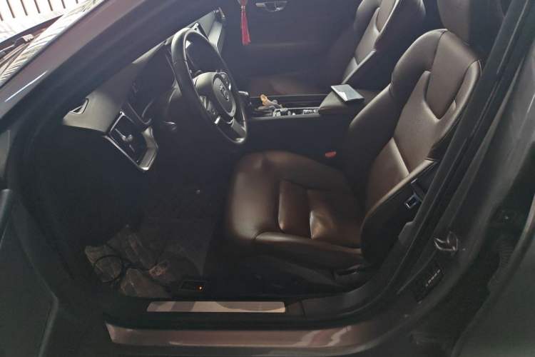 Used Volvo S60 2020 T4 Zhiyi Luxury Edition Left Front Seat