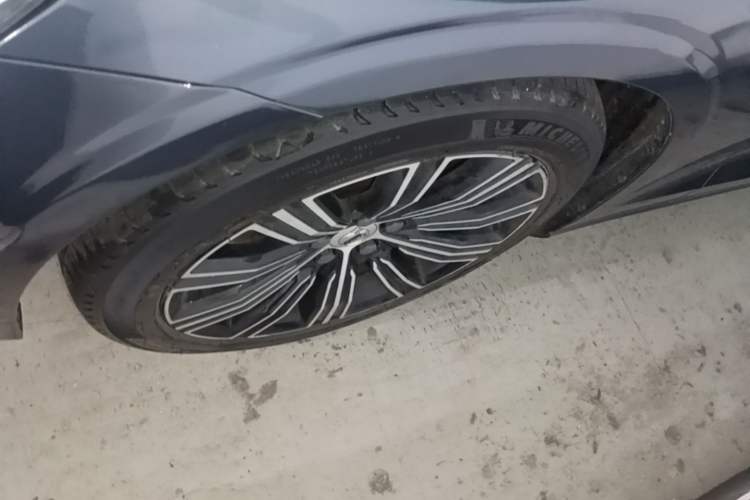 Used Volvo S60 2020 T4 Zhiyuan Luxury Edition Left Front Wheel Hub