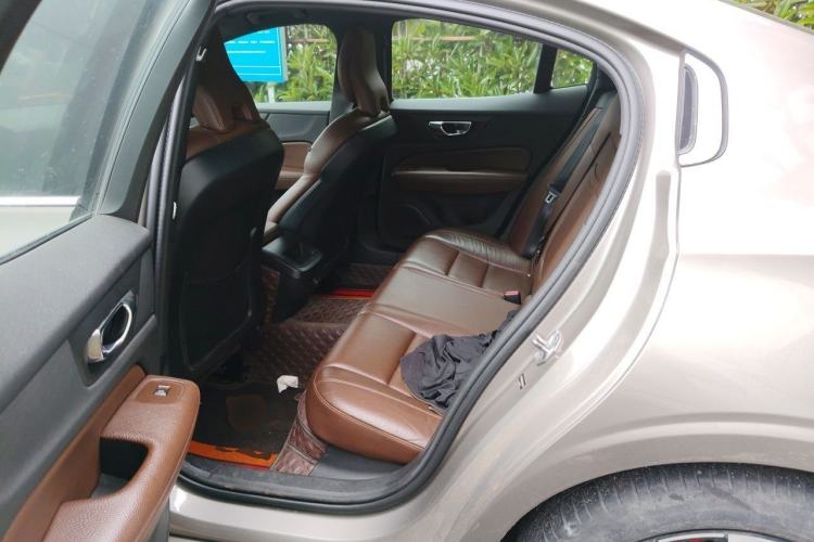 Used Volvo S60 2020 T4 Zhiyi Luxury Edition Left Rear Seat