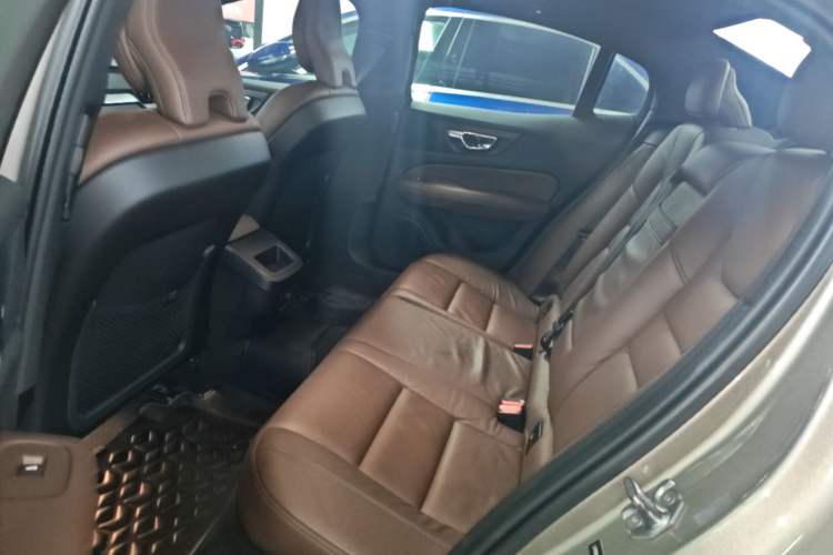 Used Volvo S60 2020 T4 Zhiyuan Luxury Edition Left Rear Seat