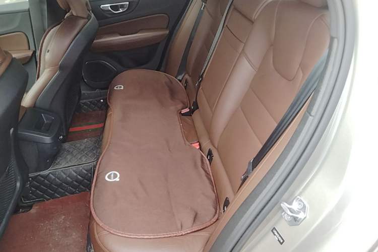 Used Volvo S60 2020 T4 Zhiyuan Sport Edition Left Rear Seat