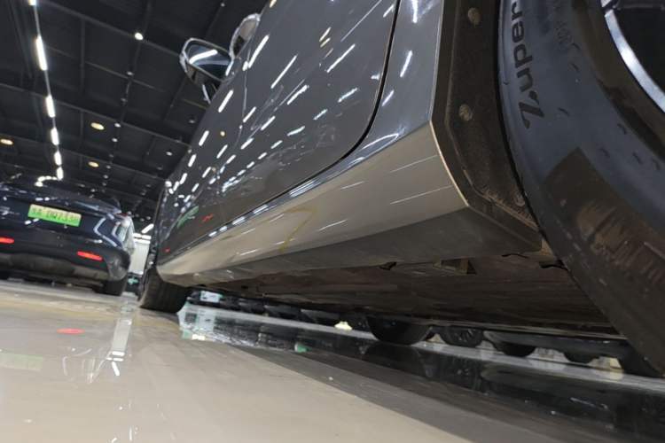 Used Volvo S60 2020 T4 Zhiyi Luxury Edition Left Side Sill