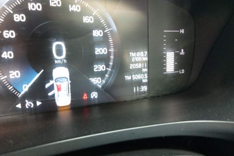 Used Volvo S60 2020 T3 SmartDrive Luxury Edition Odometer Close Up