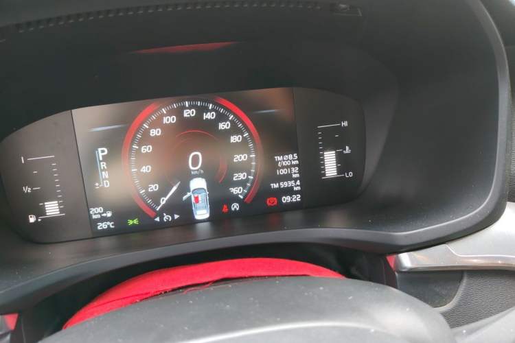 Used Volvo S60 2020 T4 Zhiyi Luxury Edition Odometer Close Up