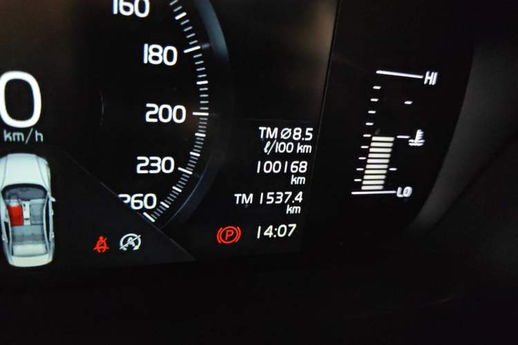 Used Volvo S60 2020 T4 Zhiyi Luxury Edition Odometer Close Up