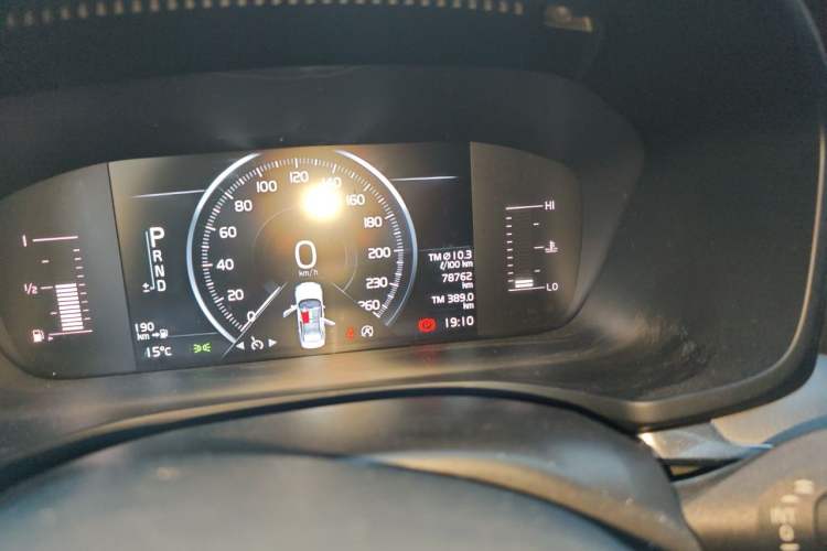Used Volvo S60 2020 T4 Zhiyi Luxury Edition Odometer Close Up