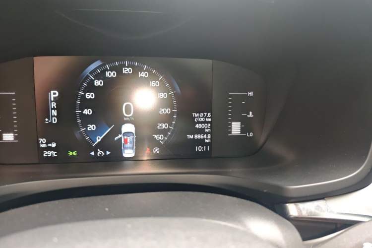 Used Volvo S60 2020 T4 Zhiyi Luxury Edition Odometer Close Up
