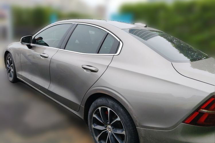 Used Volvo S60 2020 T4 Zhiyi Luxury Edition Rear Left 45 Deg