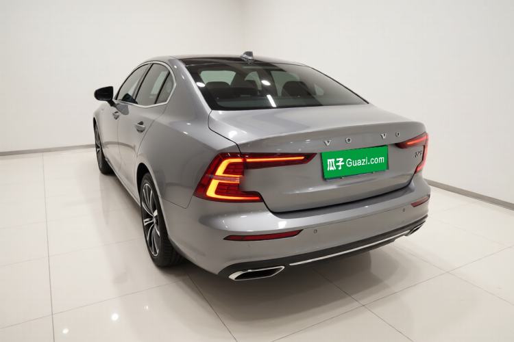 Used Volvo S60 2020 T4 Zhiyi Luxury Edition Rear Left 45 Deg