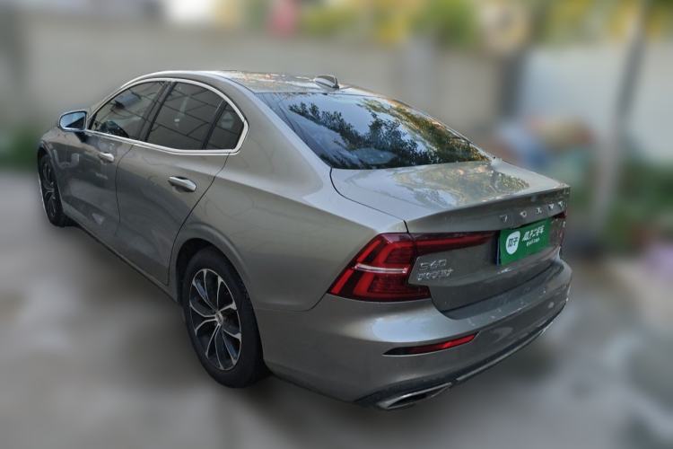 Used Volvo S60 2020 T4 Zhiyi Luxury Edition Rear Left 45 Deg