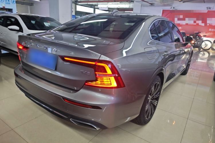 Used Volvo S60 2020 T4 Zhiyuan Luxury Edition Rear Right 45 Deg
