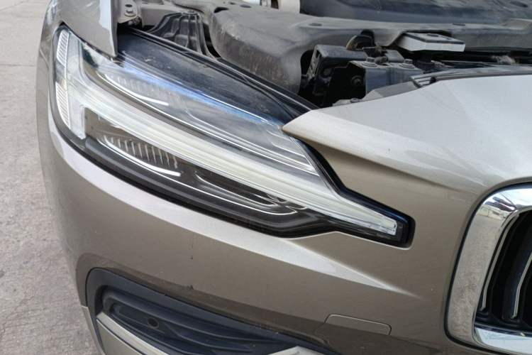 Used Volvo S60 2020 T4 Zhiyi Luxury Edition Right Front Headlight