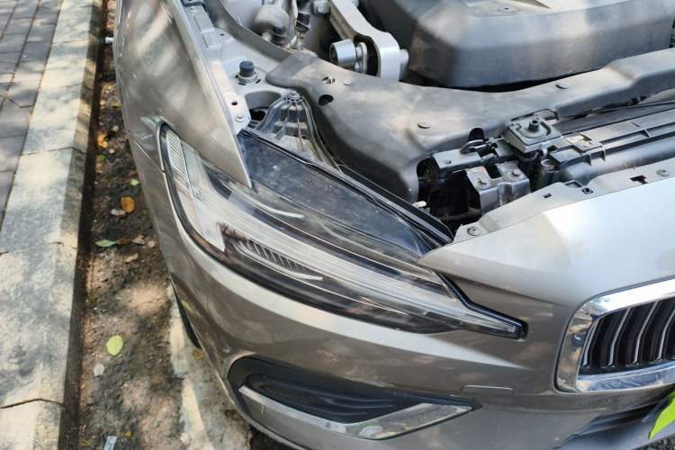 Used Volvo S60 2020 T3 SmartDrive Luxury Edition Right Front Headlight