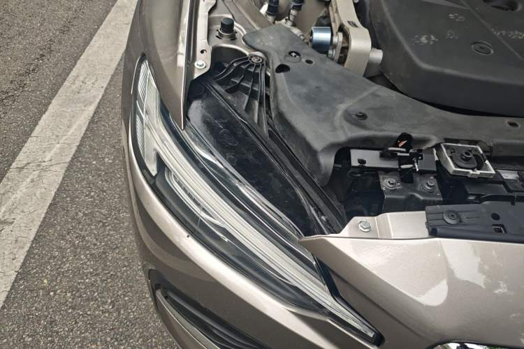 Used Volvo S60 2020 T4 Zhiyi Luxury Edition Right Front Headlight