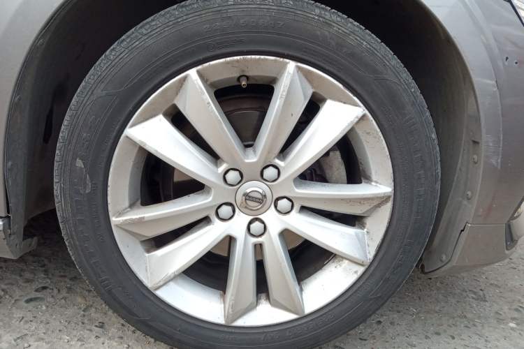 Used Volvo S60 2020 T3 SmartDrive Luxury Edition Right Front Wheel Hub