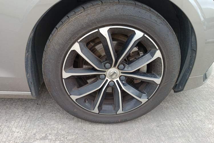 Used Volvo S60 2020 T4 Zhiyi Luxury Edition Right Front Wheel Hub