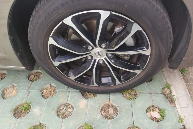 Used Volvo S60 2020 T4 Zhiyi Luxury Edition Right Front Wheel Hub