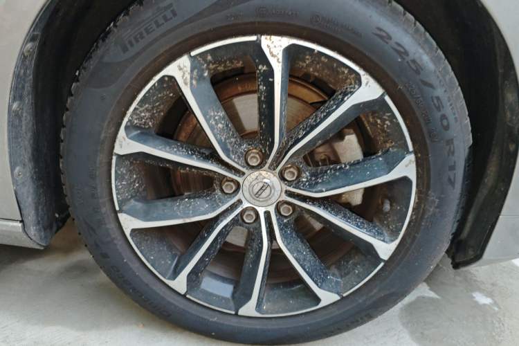 Used Volvo S60 2020 T4 Zhiyi Luxury Edition Right Front Wheel Hub